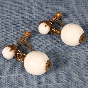 1960s Vintage Dangle Screw Back Earrings with Large and Small White Beads
